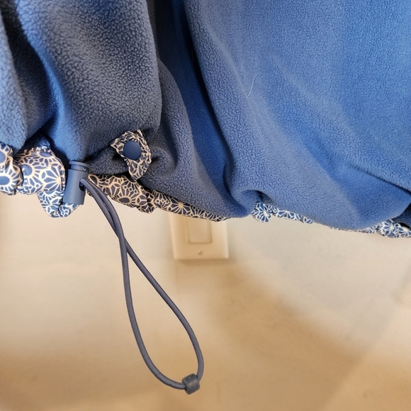 NWT Gap Kids Down Puffer Coat. Blue white floral. Size XL (12). - Picture 9 of 15